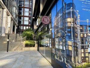 Berkshire Hathaway Faces Big Loss in US as Kraft Heinz Investment Fails and Profits Fall