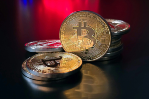Bitcoin Drops Below $80,000 as Market Confidence Wavers Amid Policy Uncertainty