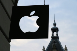 Apple’s Closed Ecosystem Faces New Pressure in the Age of Artificial Intelligence