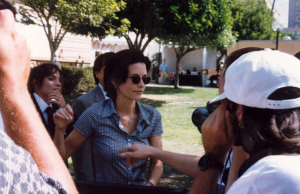 Courteney Cox’s Directorial Dream Realized with ‘Evil Genius’: A Journey of Perseverance and Creative Vision