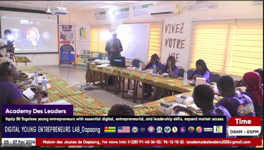 rlFYVLJFqA Digital Young Entreprenurs Lab